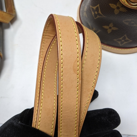 LOUIS VUITTON Monogram Canvas Duffle Bucket Bag - Picture 9 of 13